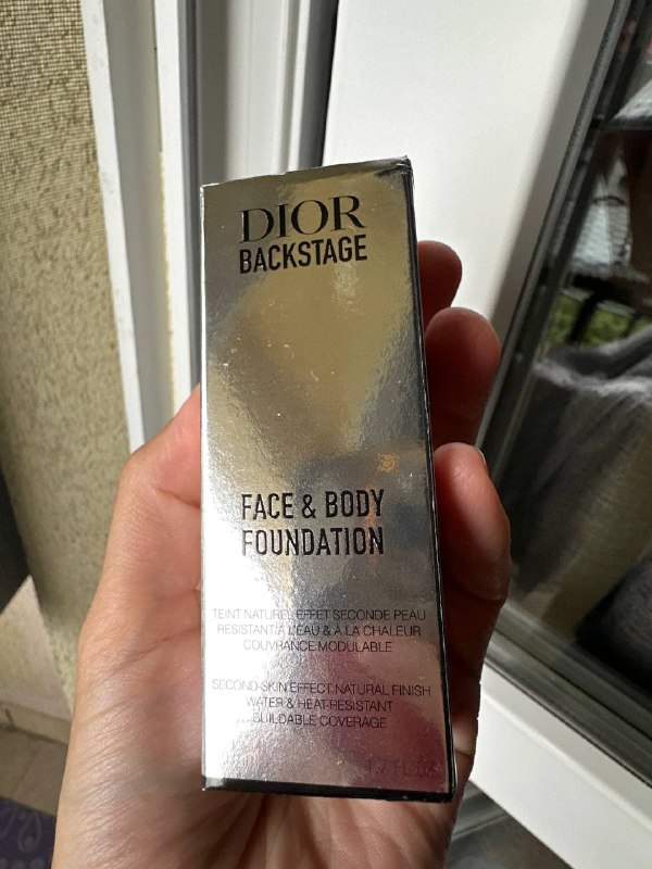 Тоналка Dior Face & Body Foundation