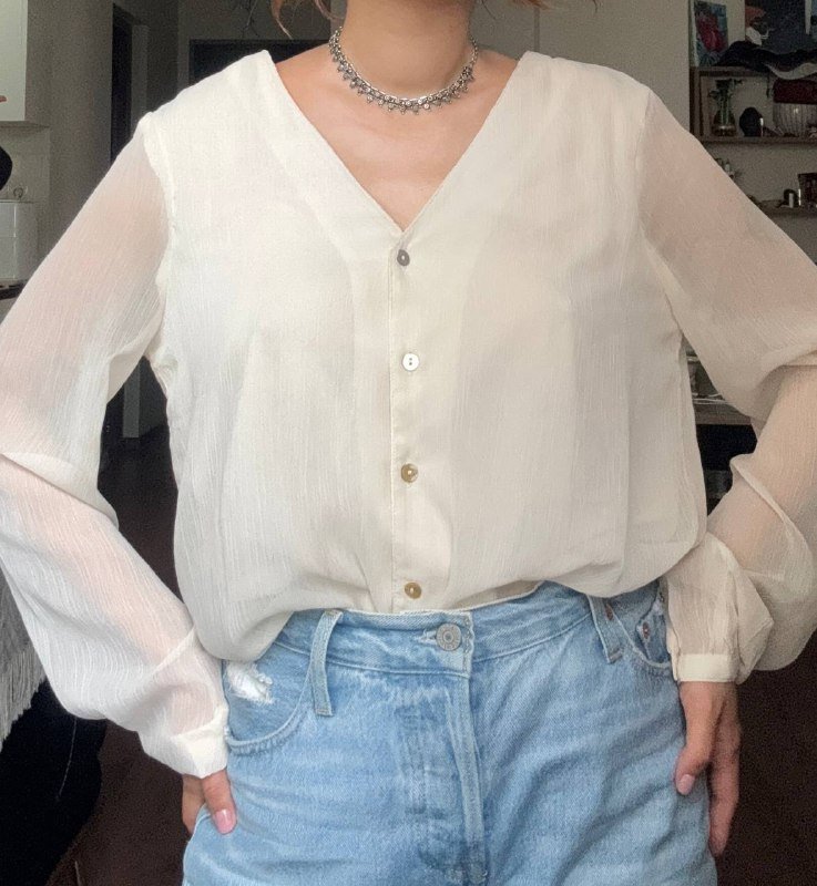 Пижамный топ, Юбка befree, Туфли Bata, Топ Stradivarius, Туфли Stradivarius, Штаны Patrizia Peppe, Топ Luna, Юбка Sinsay, Топ Koton, Шорты Pretty Little Things, Рубашка Only, Свитер Luna, Ночнушка Etam 8