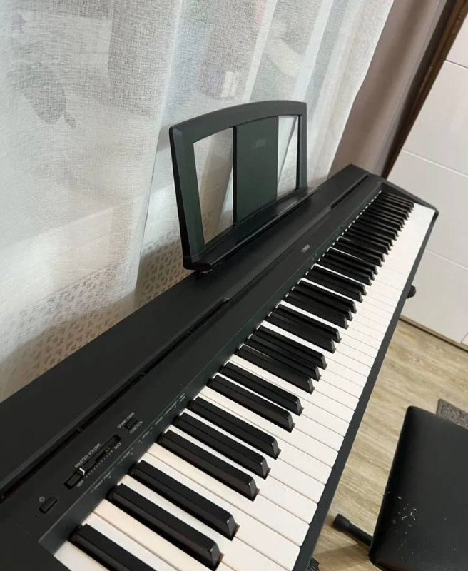 Цифровое пианино Yamaha P-35, стойка, пюпитр, педаль, стул 2