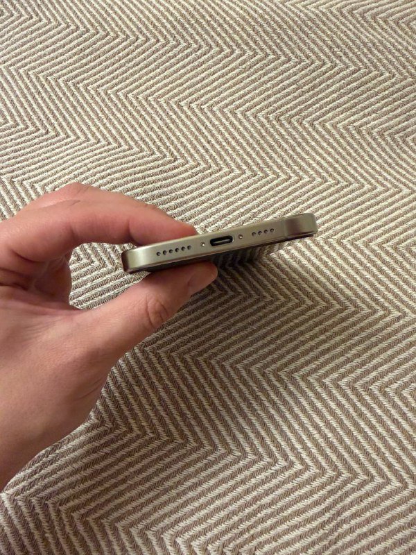 iPhone 16 Pro Max 256 GB Natural Titanium 4