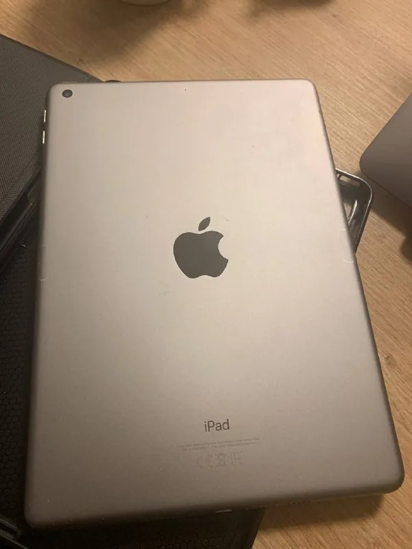 iPad A1893 1