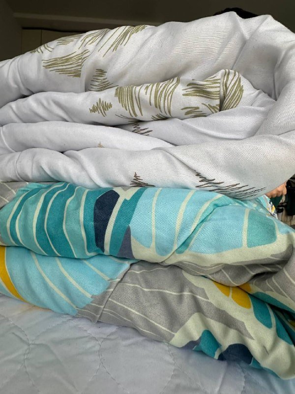 Одеяло демисезонное белое 135x200, голубое 150x200