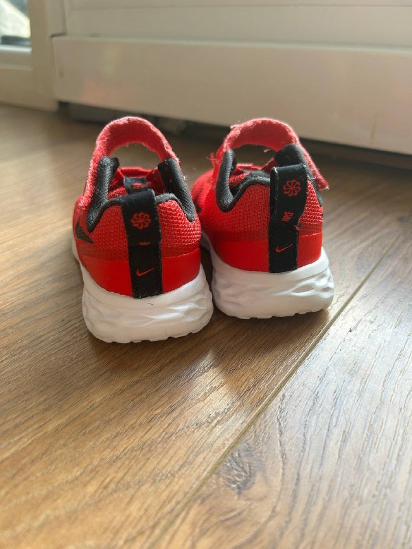 Детские кроссовки NIKE размер 22 2