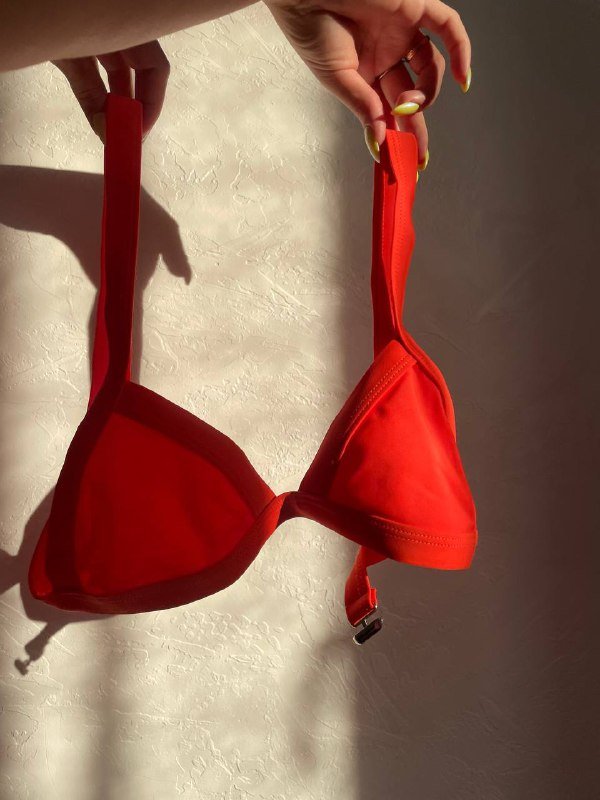 купальники красный, серый, мятный