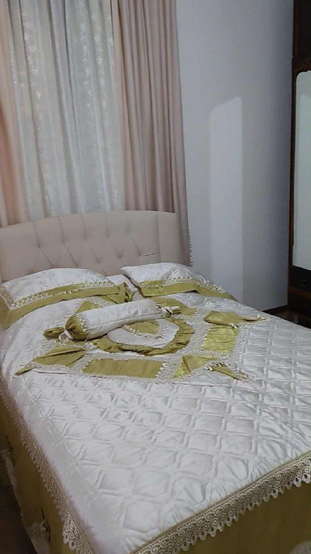 Два односпальных основания и кровать с покрывалом 2