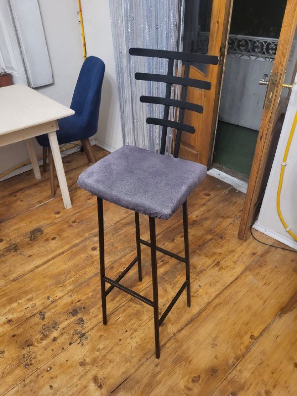 Зеркало в раме, стул барный, стол деревянный, вытяжка Hausberg, скутер Honda today + шлем 2