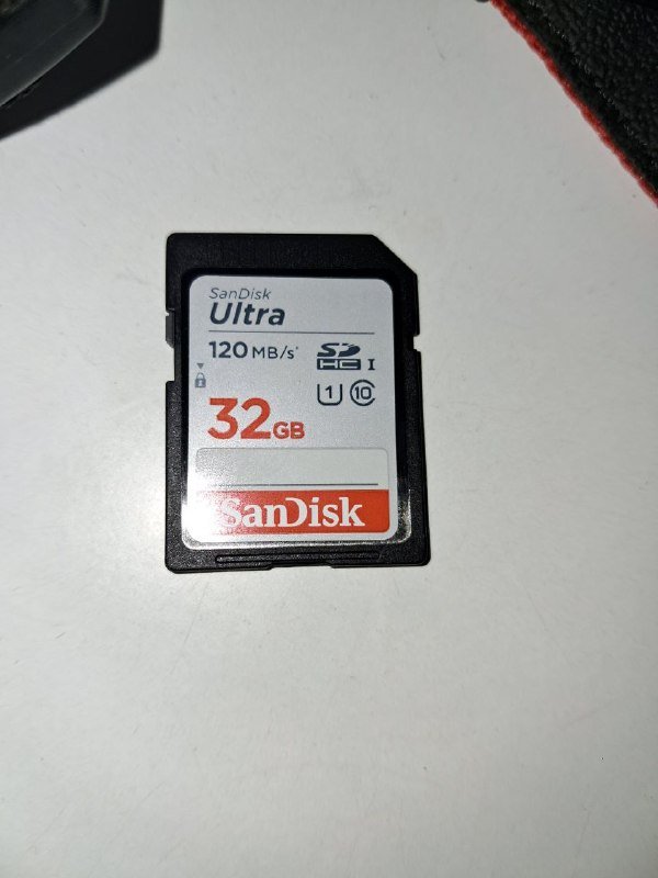 Canon 4000D, карта памяти 32 GB, сумка 3