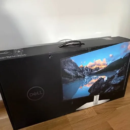 Dell UltraSharp U2724D монитор