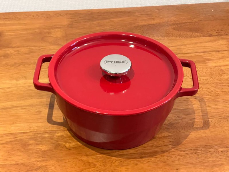 Чугунная кастрюля Pyrex, 24 см