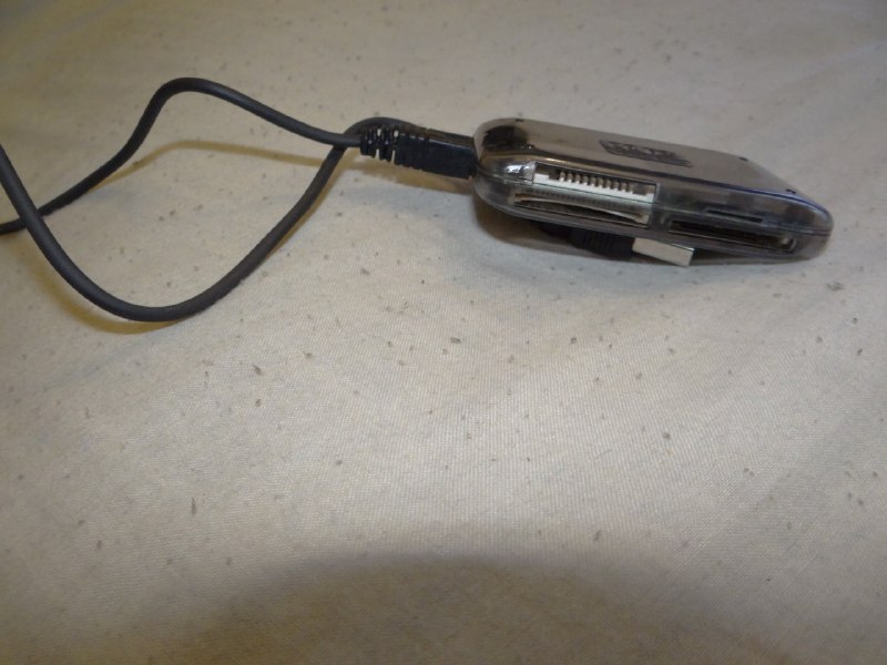 HDMI cables, USB mini, USB micro, flashlight, card readers 3