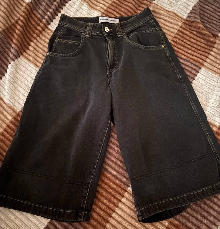 шорты BERSHKA