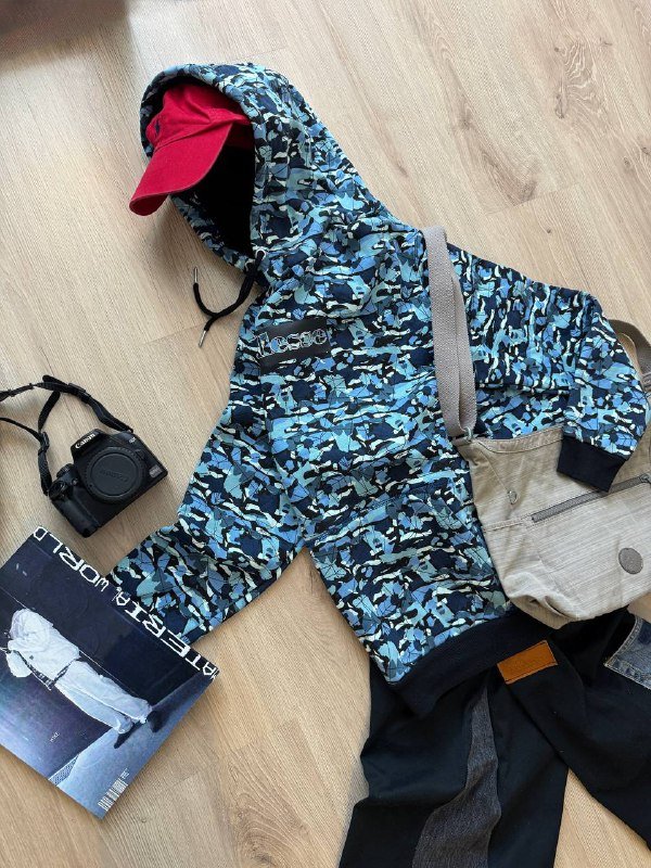 Худи Ellesse, Джинсы Carhartt, Мессенджер Kipling, Кепка Ralph Loren, Кроссовки Salomon 2