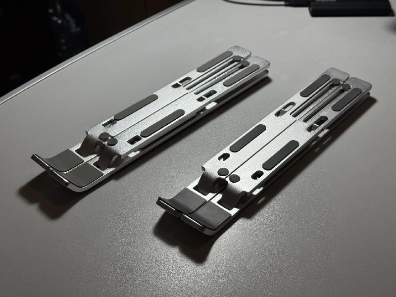 Металлическая подставка для ноутбука 2