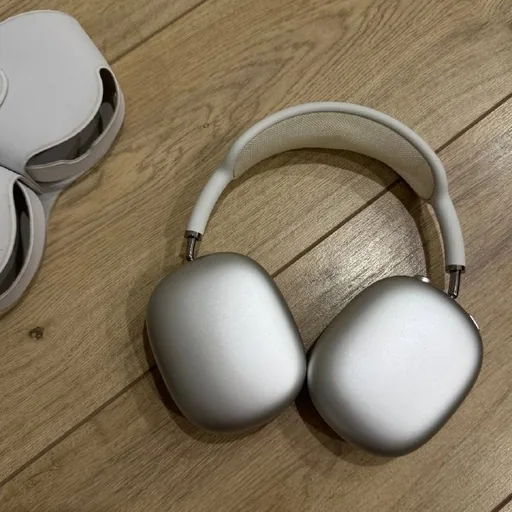 AirPods Max, Sony Alpha A5000