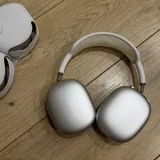 AirPods Max, Sony Alpha A5000 1
