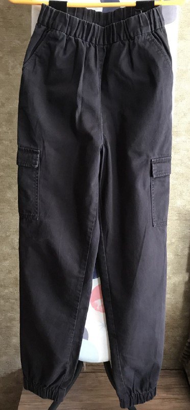 Брюки чёрные h&m, Брюки хаки h&m, Кардиган o'stin, Блуза h&m, Полукомбинезон, Рукава волейбольные