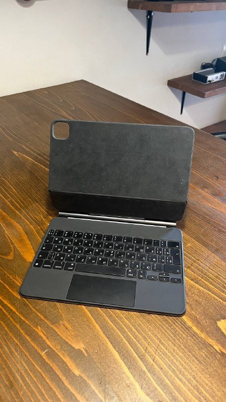 Клавиатура iPad 11