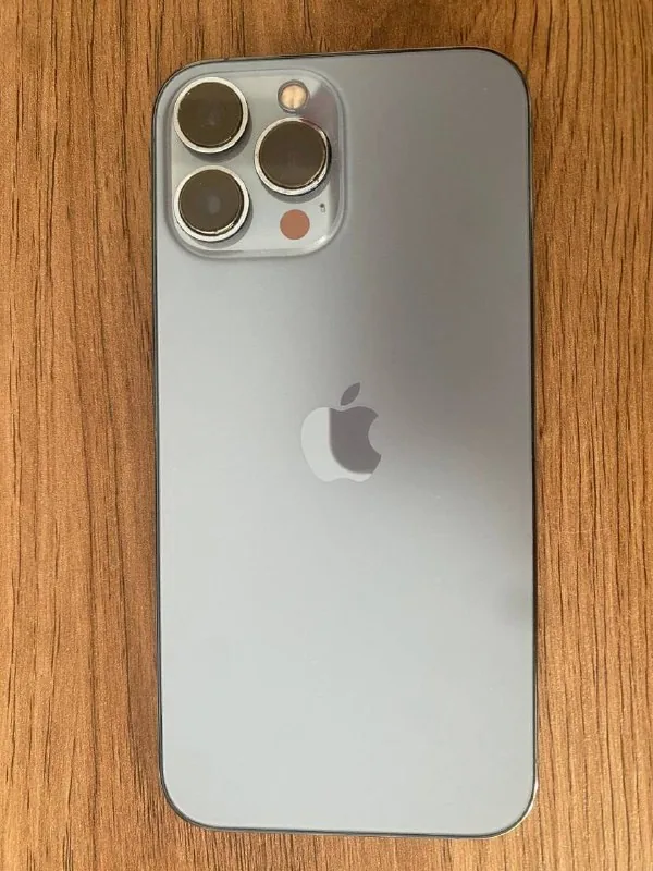 iPhone 13 Pro Max 512 GB, iPhone 13 128 GB 1