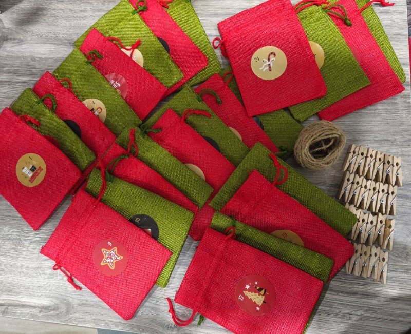 Адвент календарь 24 мешочка, гирлянда разноцветная