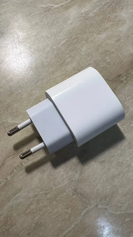 Адаптер питания Apple USB-C 20 Вт 1