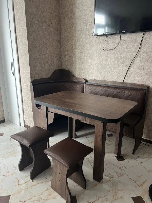Стол, уголок, 2 стула 1