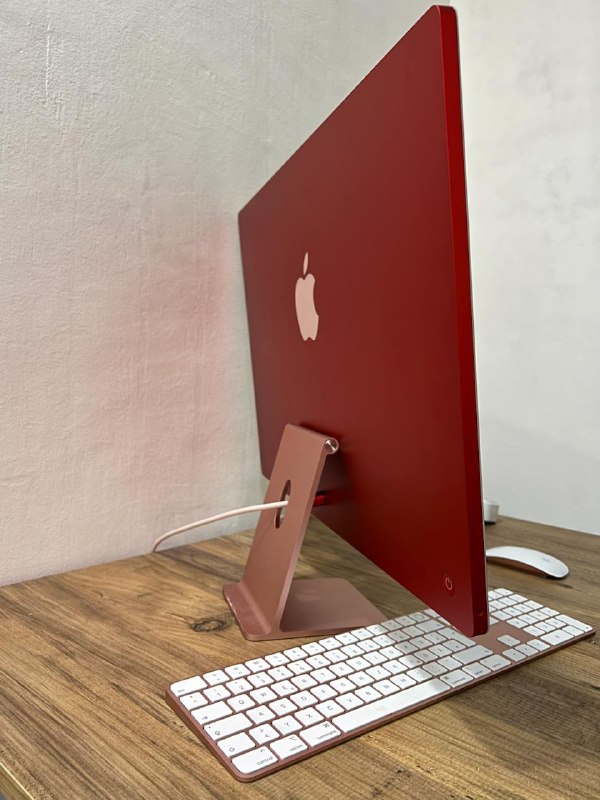 Apple iMac 24’’, iPhone 8, iPhone 14, Lenovo Monitor 2