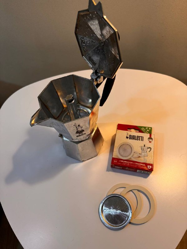 Кофеварка Bialetti Moka Express 2