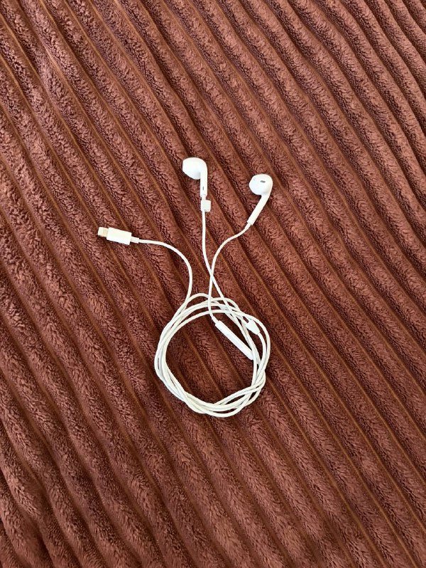 Наушники Apple EarPods LIGHTNING