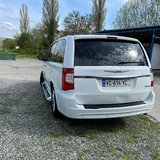 Chrysler Town & Country 4
