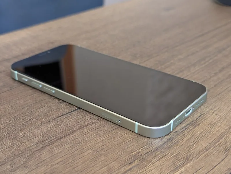 iPhone 12 64 ГБ 1