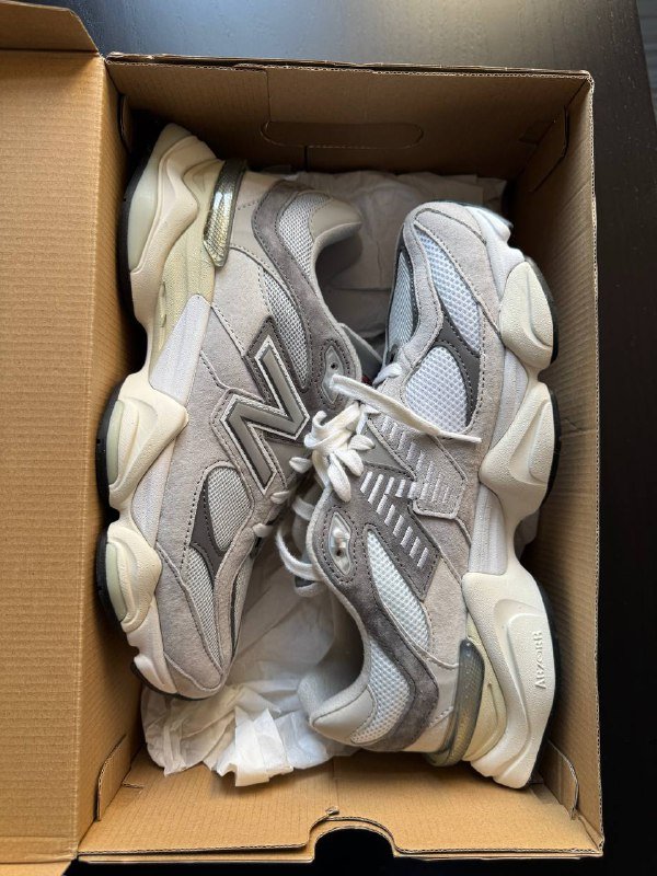 Кроссовки New Balance 9060 размер 10.5 US 4