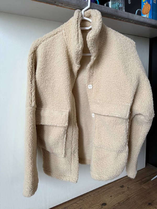 Куртка North Face, плюшевая кофта, кофта с кружевом, юбка, кроссовки 2