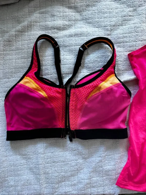 Спортивный топ, майка Nike 1