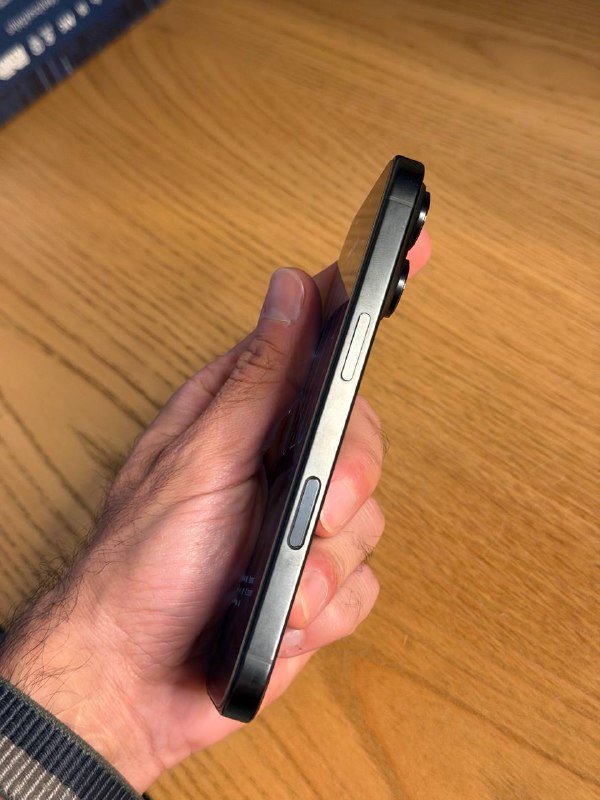 iPhone 16 Pro 128gb eSim с кейсом 7