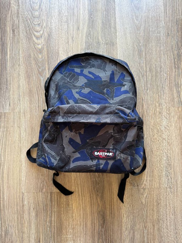 Рюкзак Eastpak, сумка Бумбокс, кроссовки Gucci Ace Black, кепки Ed Hardy, винтажный мессенджер Kipling, кеды Converse Shark, клатч Porsche, бананка Adidas