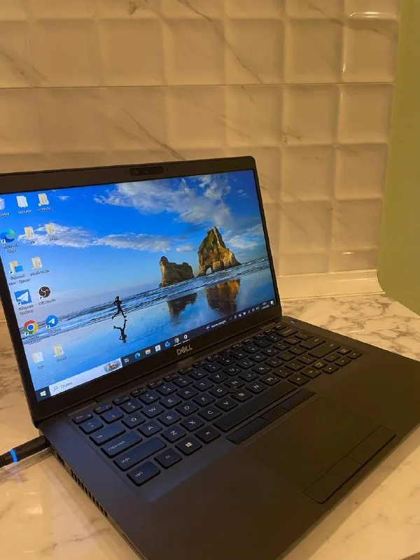 Dell Latitude 5400 ноутбук 1