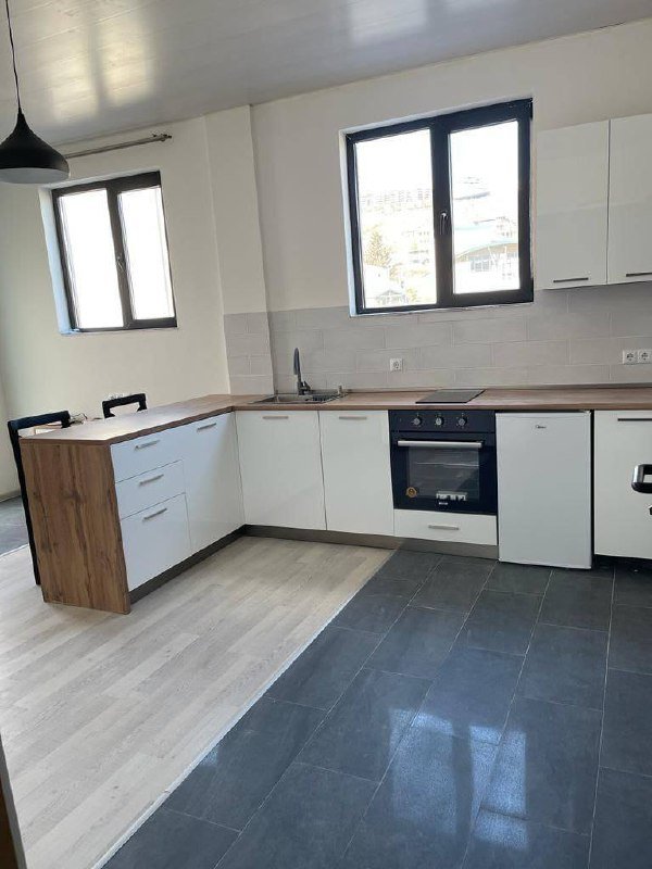 Квартира студия с балконом, мебелью, техникой 5