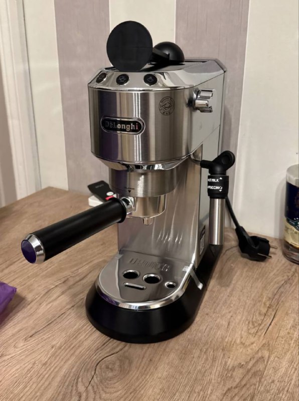 Кофеварка рожковая DeLonghi 865