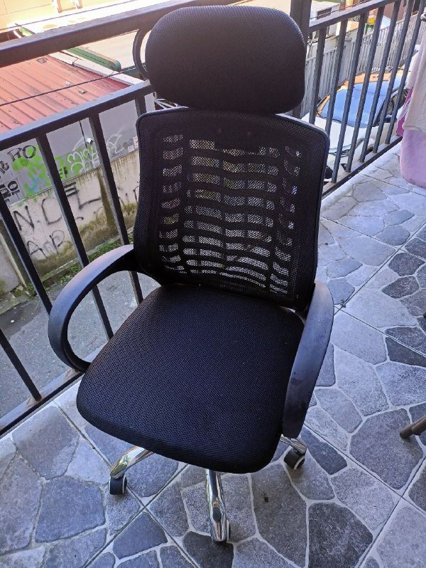 Офисное компьютерное кресло 2