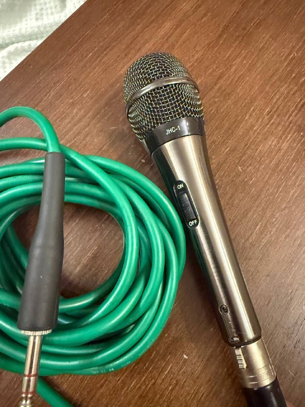 Микрофон LG для караоке 2