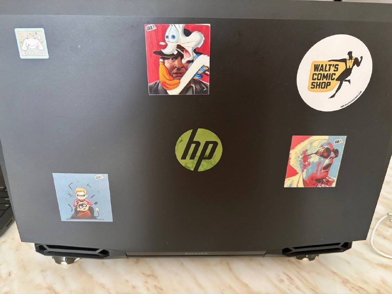 Ноутбук HP Pavillion Gaming 17 с запасным аккумулятором и подставкой 2