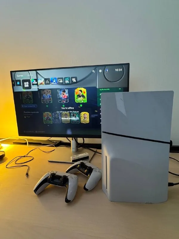 Playstation 5 с диском, 2 контроллера, FC26, Forza Horizon 5 1
