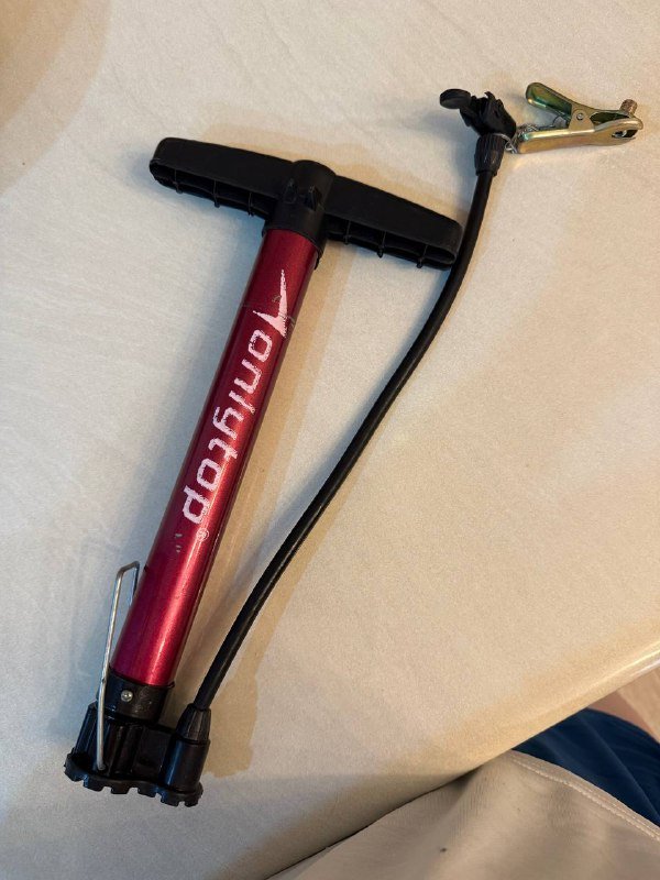 2 прогулочных велосипеда и ручной насос 2