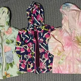 Детская одежда на 2–3 года, ветровки, зимний костюм 10