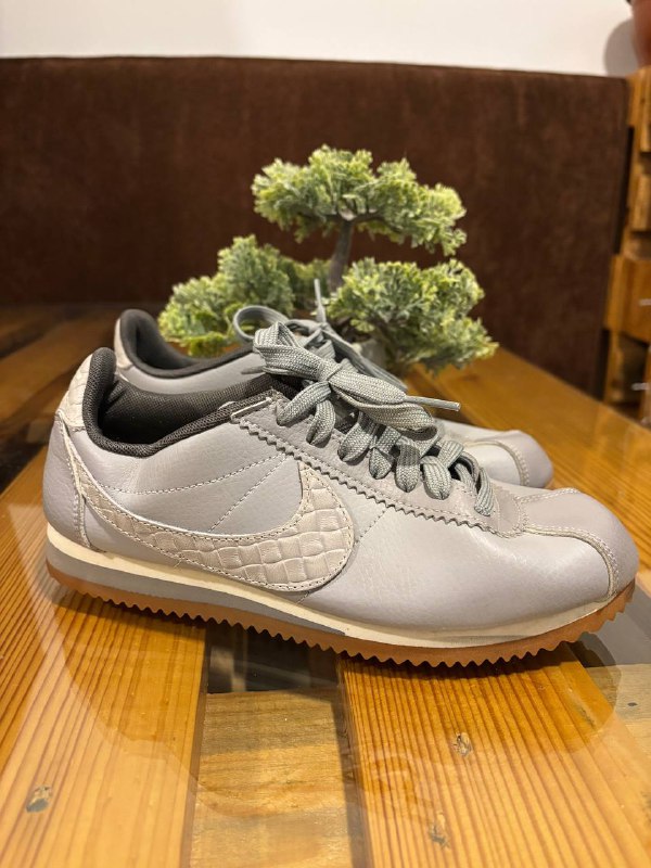 Кроссовки New Balance на Gore Tex, Кеды Vans SK8-HI, Кожаные мокасины, Трекинговые кроссовки Quechua, Кожаные кроссовки Nike Cortez, Трекинговые ботинки McKinley, Трекинговые ботинки Jack Wolfskin 5