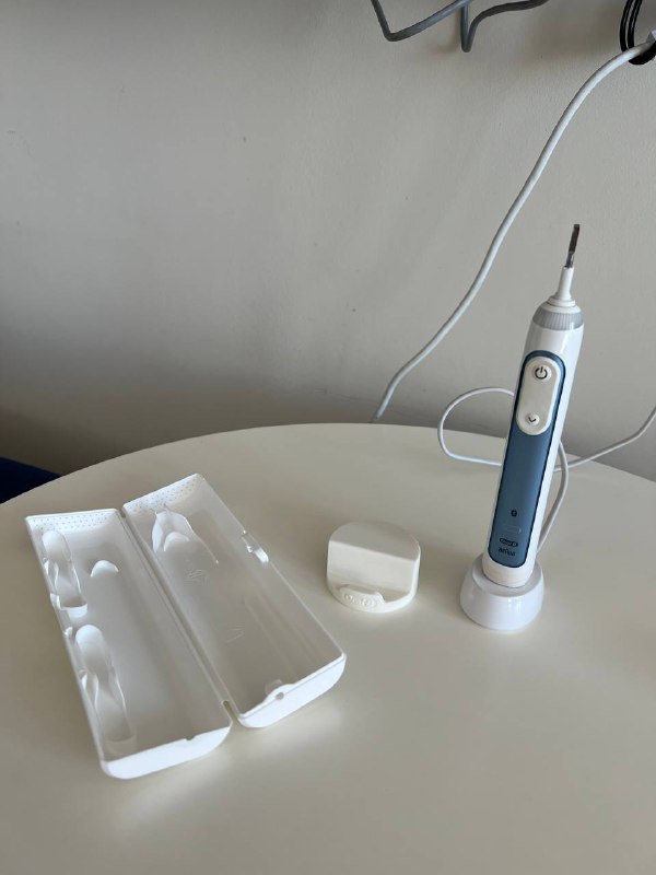 Электрическая зубная щётка BRAUN Oral-B Smart 6000