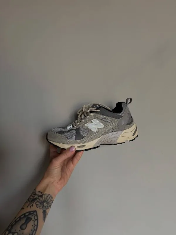 Женские кроссовки New Balance, adidas, Nike, sock boots, куртка 1