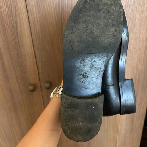 Черные высокие сапоги Zara
