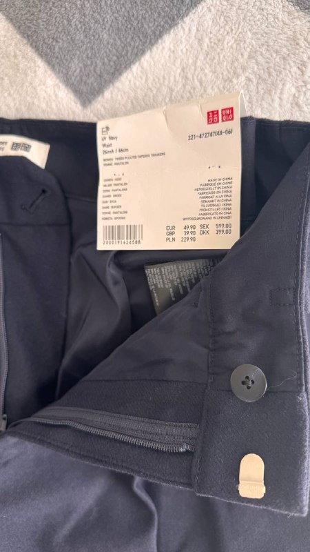 Брюки темно-синие Uniqlo, Брюки черные Zara, Балетки черные 4