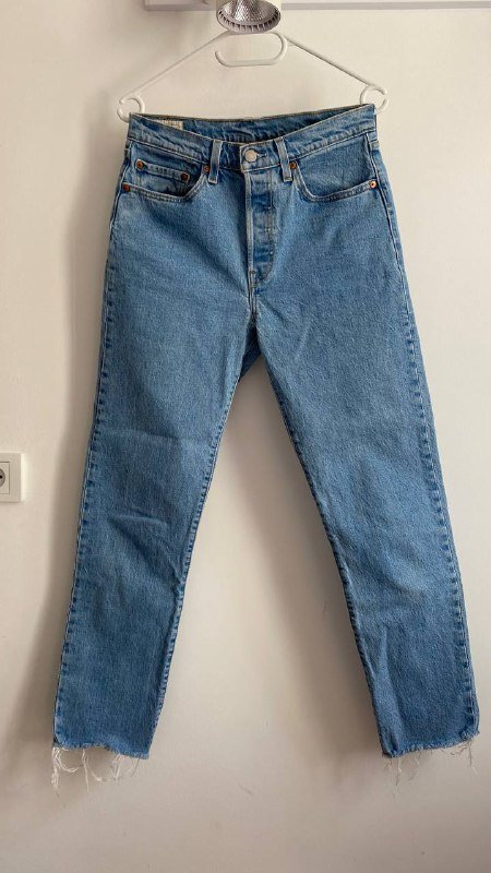 Кофточка Massimo dutty, Джинсы Zara, Батальоны Эконика, Джинсы Levis, Шуба натуральный мех 5